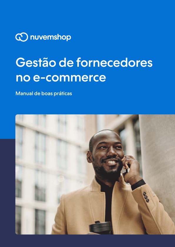 homem falando ao telefone fazendo gestão de fornecedores