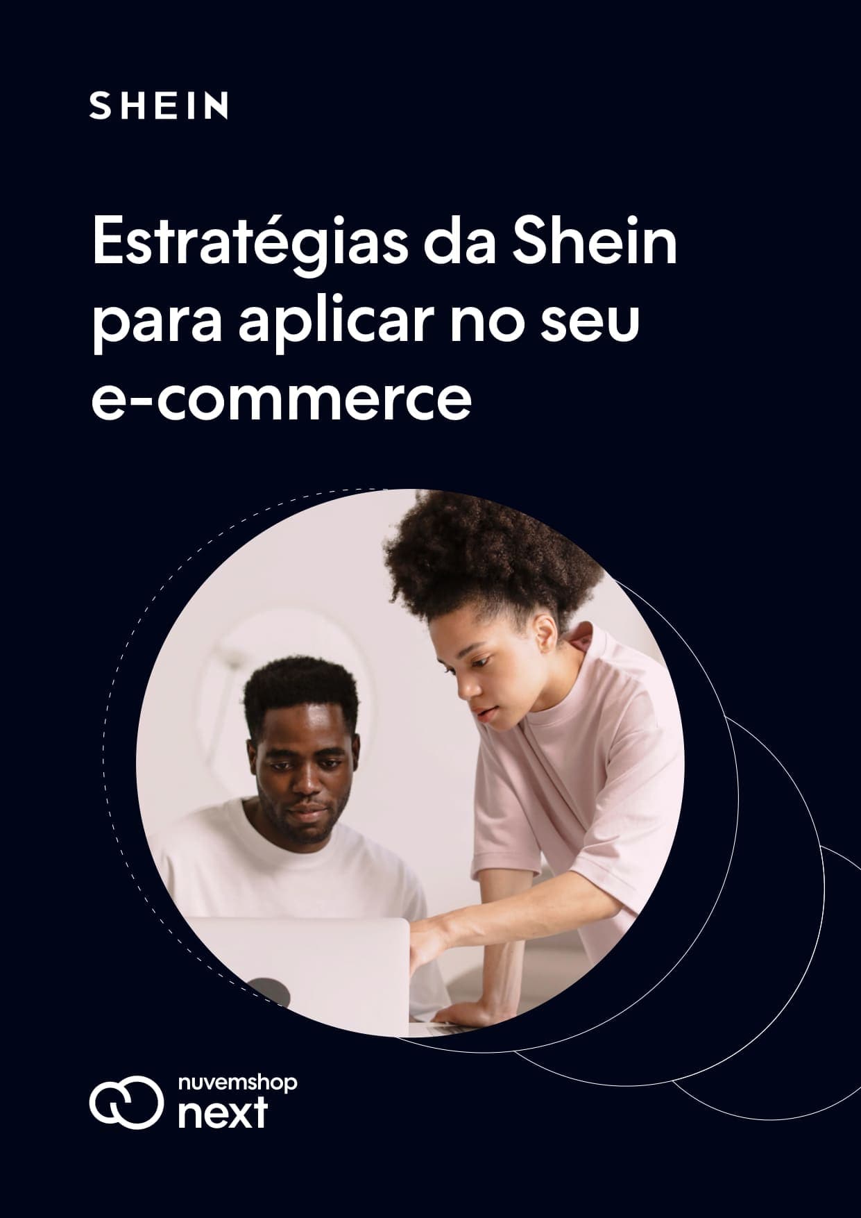 capa do ebook case shein com um homem negro com uma blusa branca e uma mulher de camiseta bege. Ambos olham para o computador e a mulher aponta para a tela.